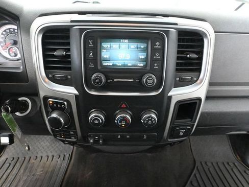 Used 2017 RAM 1500 Classic SLT AWD/4WD image 29