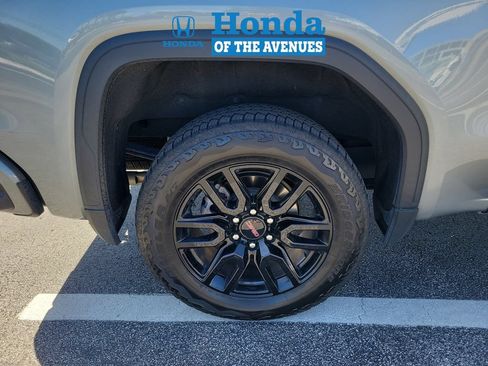 Used 2024 GMC Sierra 1500 Elevation AWD/4WD image 3