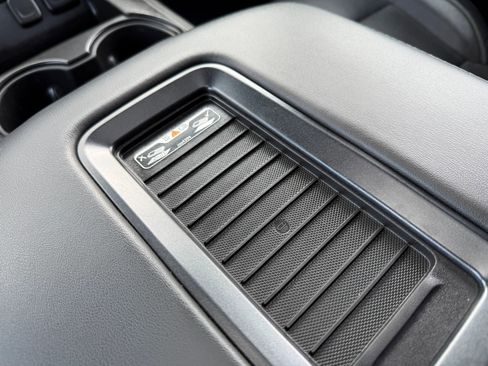 Used 2017 GMC Yukon XL SLT w/ Open Road Package image 25