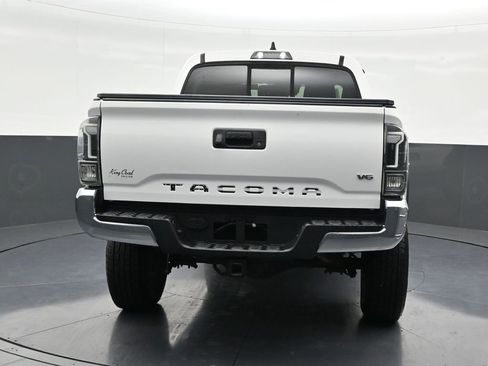 Used 2020 Toyota Tacoma TRD Off-Road image 4