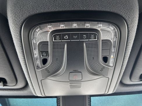 Used 2025 Mercedes-Benz Sprinter 2500 image 23