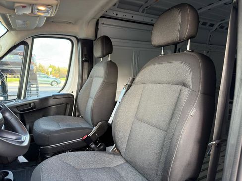Used 2023 RAM ProMaster 2500 w/ Convenience Group image 11