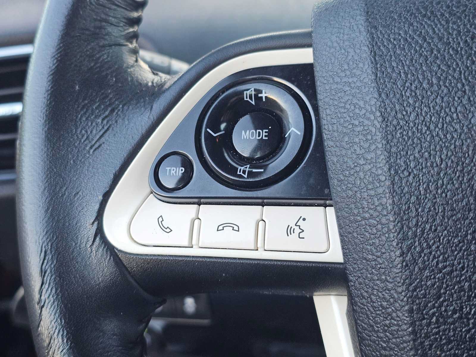 Used 2017 Toyota Prius Prime Advanced FWD image 30