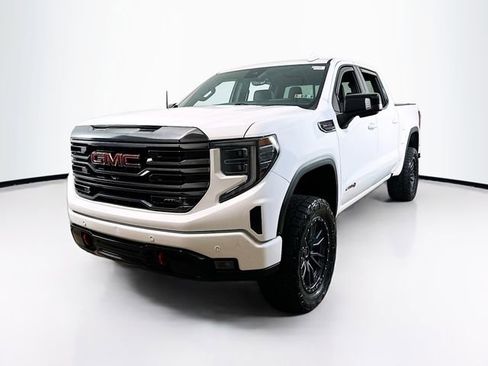 Used 2022 GMC Sierra 1500 AT4 w/ AT4 Premium Package image 3