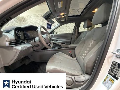 Certified 2025 Hyundai Elantra SEL FWD image 23