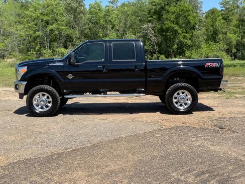 Used 2016 Ford F250 Lariat w/ Lariat Ultimate Package image 2