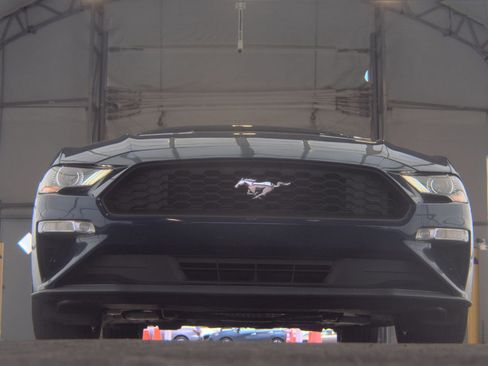 Used 2018 Ford Mustang Premium RWD image 5