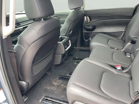 New 2025 Kia Carnival SX Prestige image 21