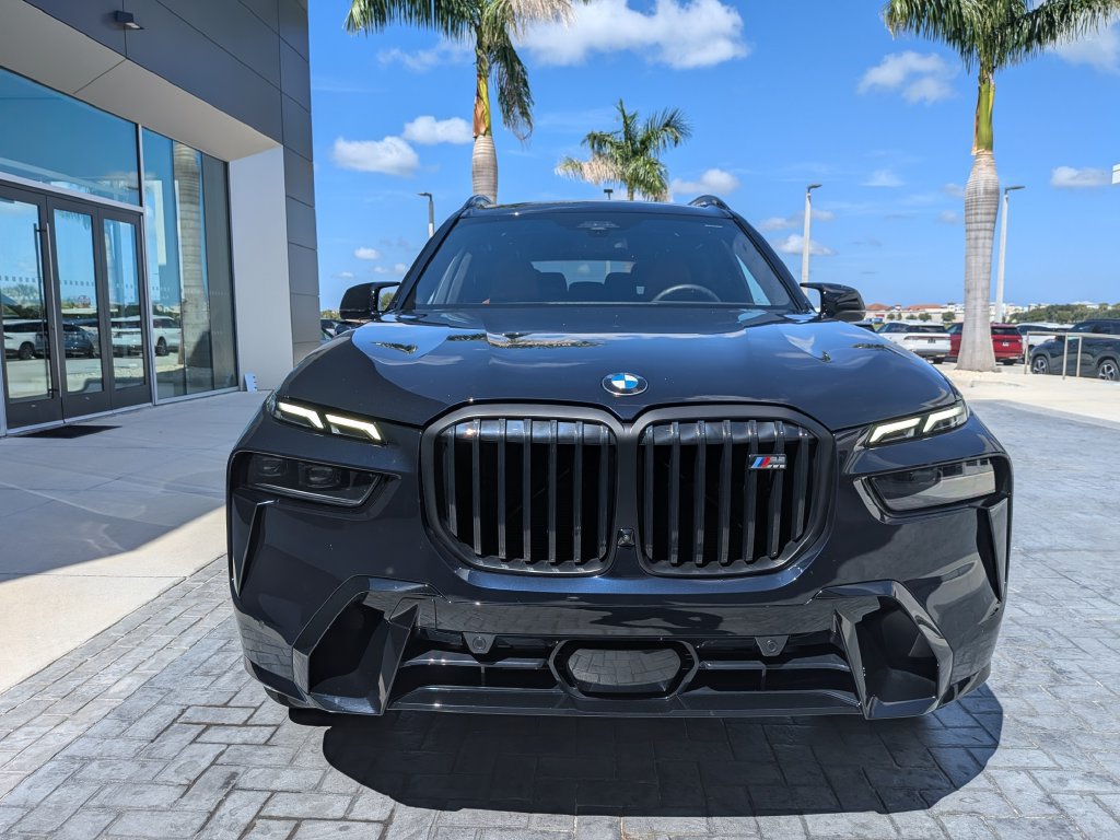 Used 2025 BMW X7 M60i AWD/4WD image 9