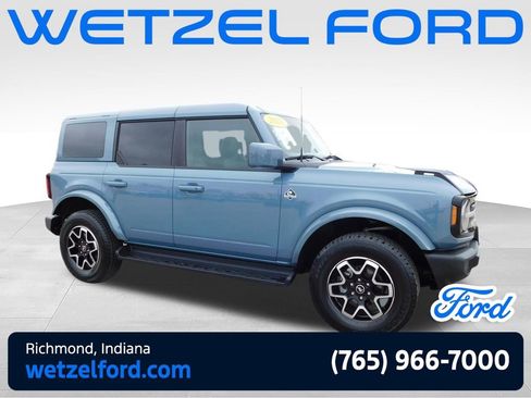 Used 2025 Ford Bronco Outer Banks AWD/4WD image 1