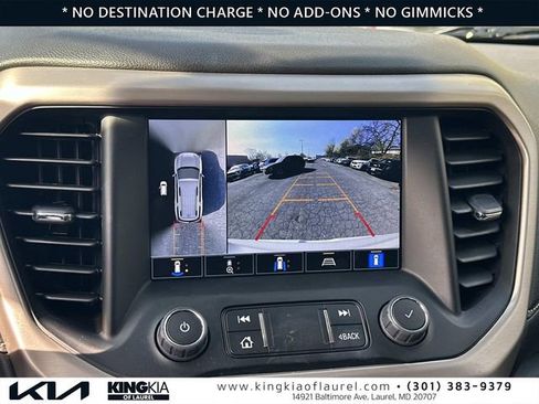 Used 2023 GMC Acadia Denali w/ Denali Technology Package AWD/4WD image 4