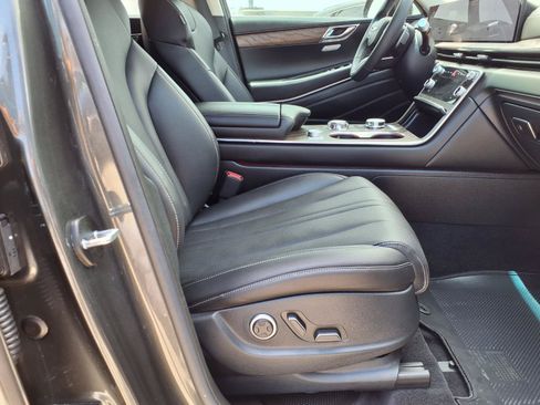 Certified 2026 Genesis GV80 2.5T Select AWD/4WD image 11