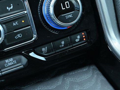 Used 2024 GMC Yukon XL Denali AWD/4WD image 33