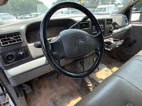 Used 2004 Ford F350 4x4 Crew Cab DRW Super Duty image 13