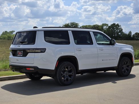 New 2026 Jeep Grand Wagoneer Limited AWD/4WD image 3