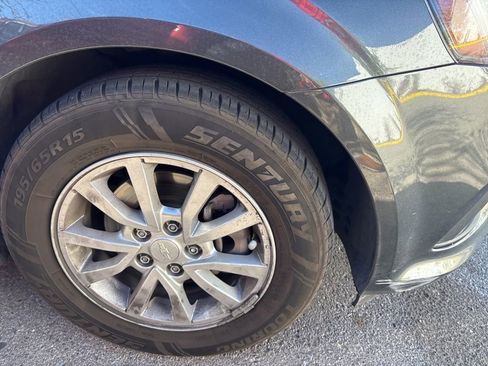 Used 2020 Chevrolet Sonic LT image 2