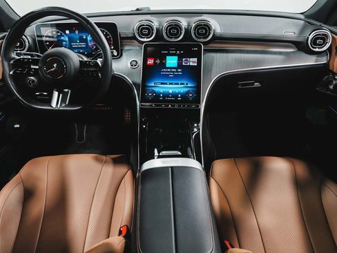 Used 2025 Mercedes-Benz CLE 300 4MATIC Coupe image 30