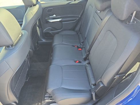 Used 2024 Mercedes-Benz GLB 250 4MATIC image 16