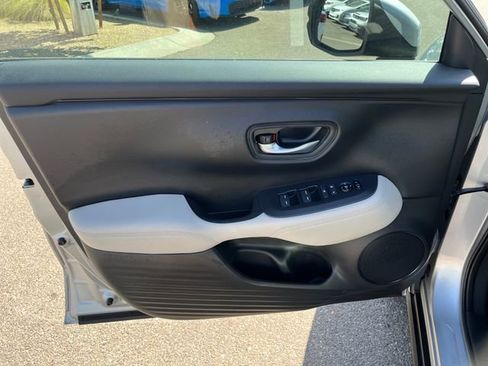 Certified 2025 Honda HR-V LX image 5