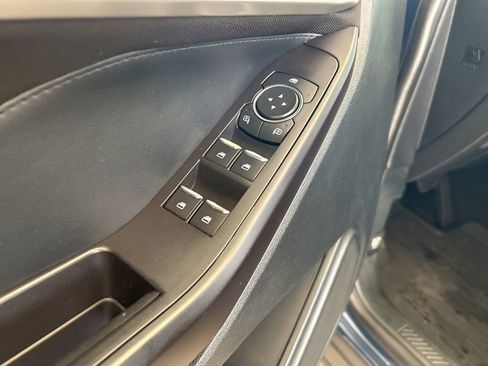 Used 2020 Ford Explorer XLT image 40