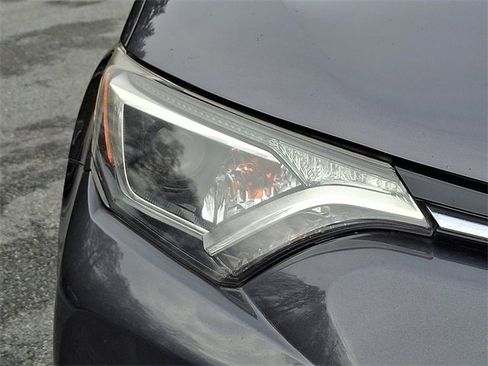 Used 2016 Toyota RAV4 LE image 11