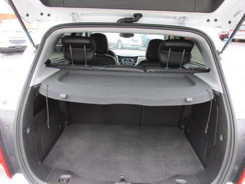Used 2018 Chevrolet Trax LT w/ Sun & Sound Package FWD image 7