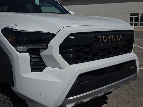 New 2026 Toyota Tacoma 4x4 Double Cab Hybrid image 7