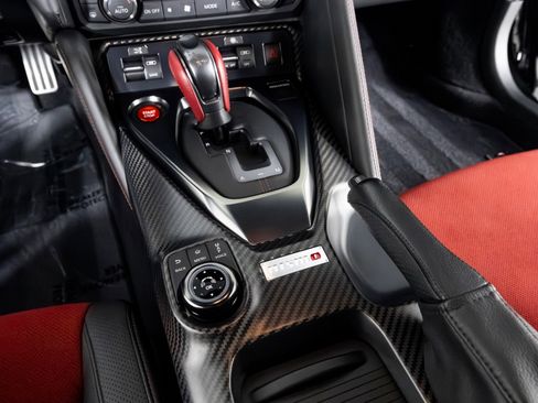 Used 2017 Nissan GT-R NISMO image 19