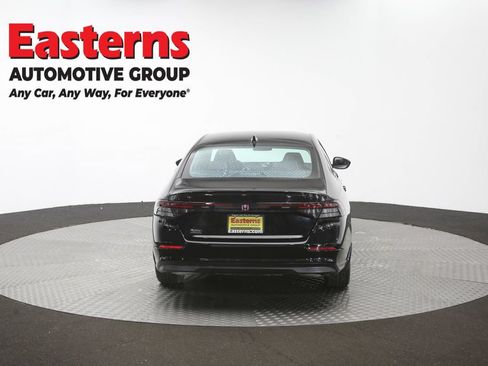 Used 2025 Honda Accord SE image 37