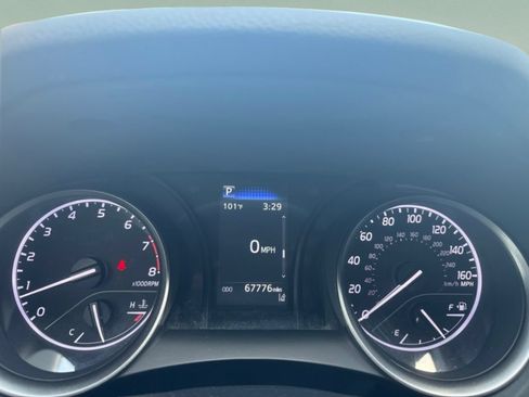 Used 2023 Toyota Camry SE FWD image 10