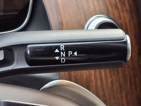 Used 2025 Mercedes-Benz GLC 300 image 12