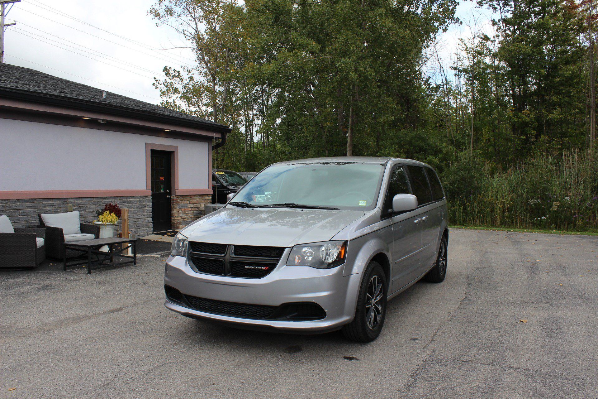 Used 2017 Dodge Grand Caravan SE FWD image 12