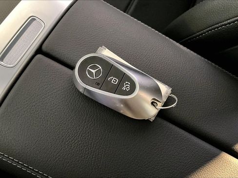 Used 2026 Mercedes-Benz GLC 300 4MATIC image 15