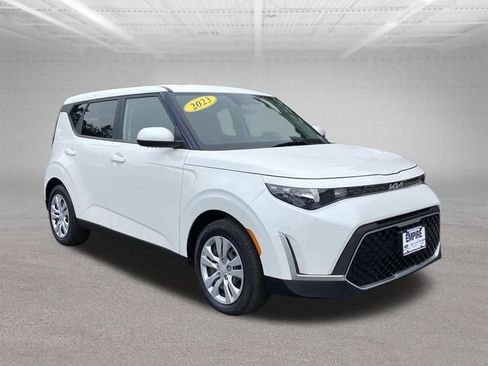 Used 2023 Kia Soul LX FWD image 4