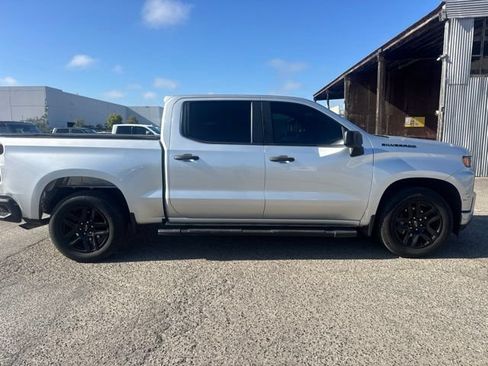 Used 2022 Chevrolet Silverado 1500 Custom w/ LPO, Blackout Package RWD image 4