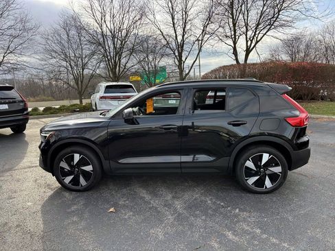 Used 2024 Volvo XC40 Recharge Core w/ Protection Package Premier image 4