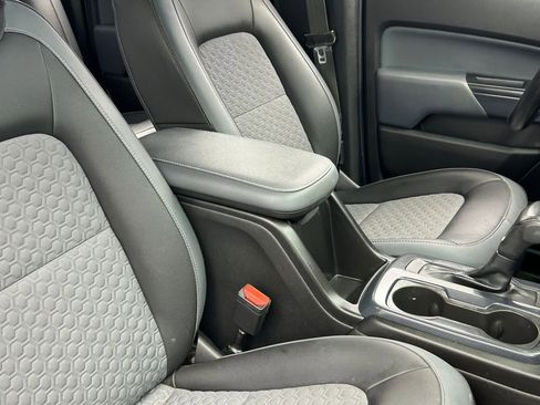 Used 2018 Chevrolet Colorado Z71 image 44