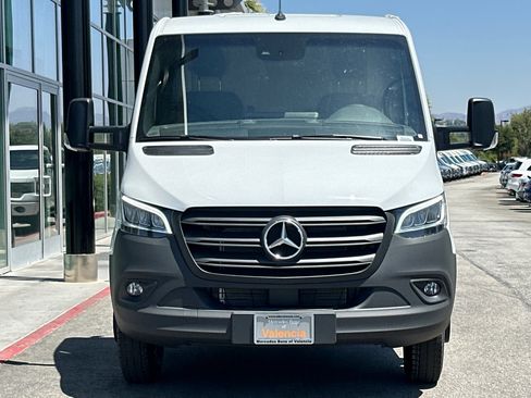 New 2024 Mercedes-Benz Sprinter 4500 image 8