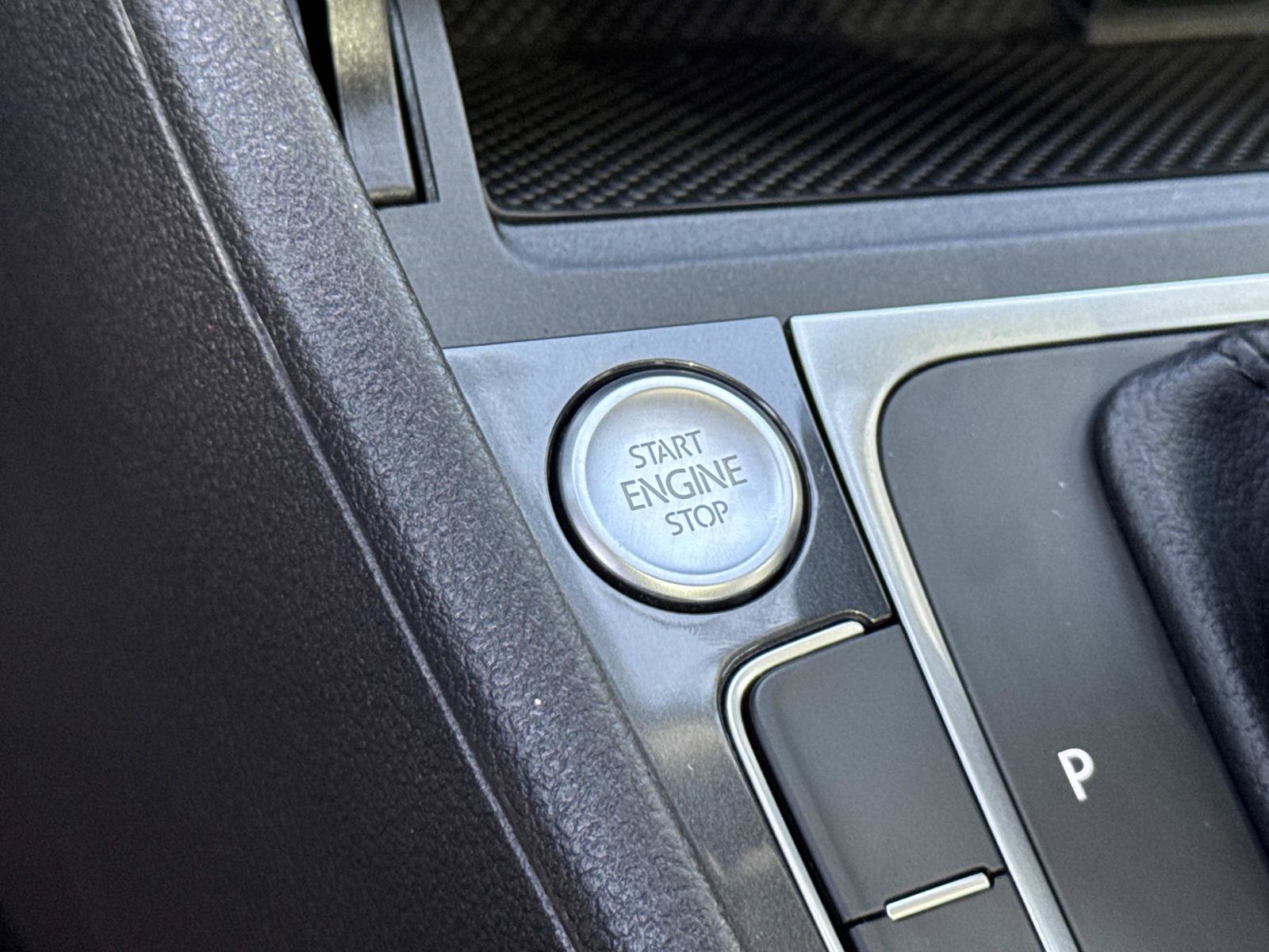 Used 2021 Volkswagen Golf 4-Door FWD image 19