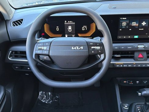 New 2026 Kia K4 FWD image 11