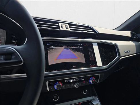 New 2025 Audi Q3 2.0T Premium image 23