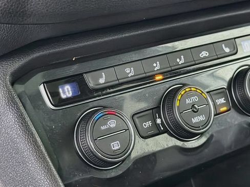 Used 2021 Volkswagen Tiguan SE R-Line FWD image 23