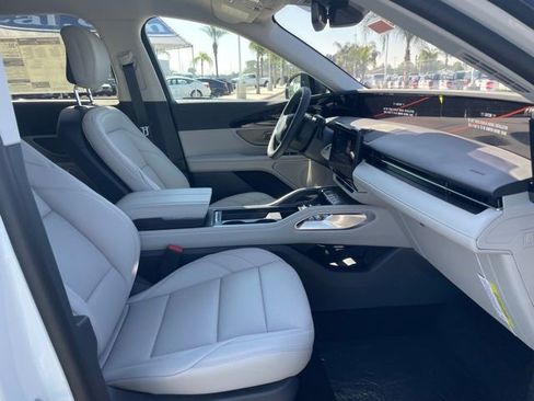 New 2026 Lincoln Nautilus Premier image 25