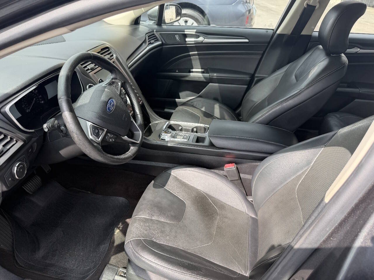 Used 2019 Ford Fusion Titanium AWD/4WD image 5
