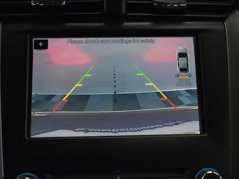 Used 2017 Ford Fusion SE w/ Fusion SE Technology Package image 20