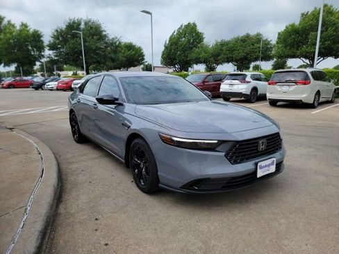 Used 2025 Honda Accord SE image 3