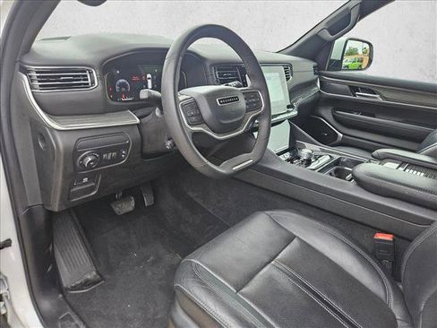 Used 2022 Jeep Wagoneer Series II AWD/4WD image 16