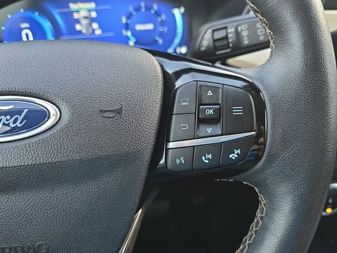 Used 2022 Ford Escape Titanium w/ Titanium Elite Package image 18