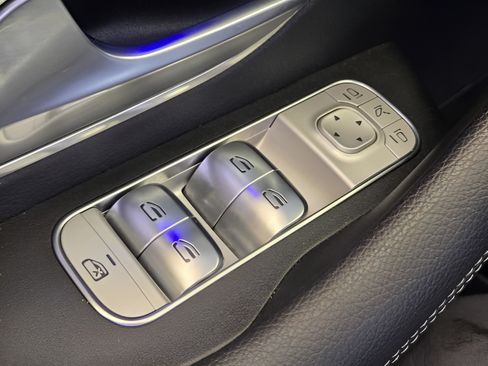 Certified 2025 Mercedes-Benz GLS 450 4MATIC image 18
