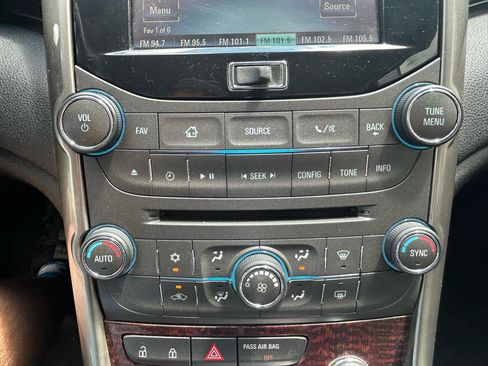 Used 2013 Chevrolet Malibu Eco w/ Power Convenience Package FWD image 24